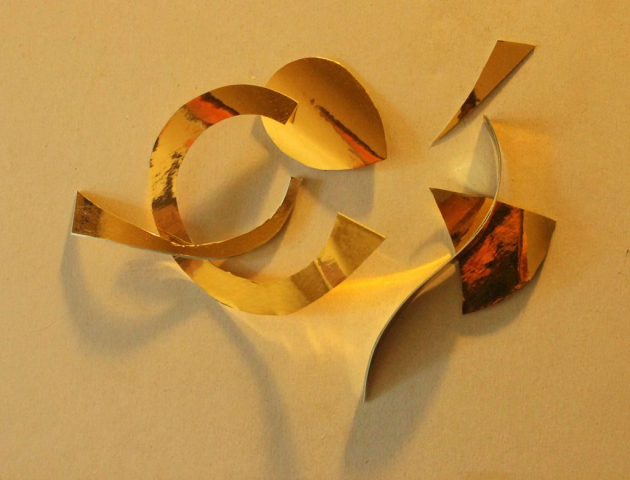 Sketch method; golden surfaces, light, 2022